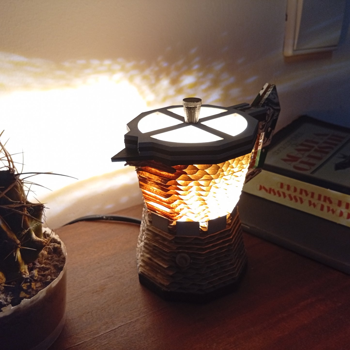 MokaLoop Lamp – Stone Wave